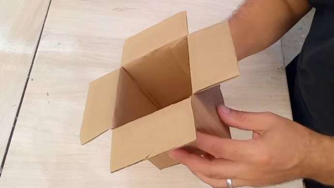 Идея для дачи из картонных коробок
